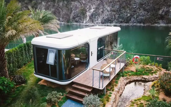 แคปซูลที่พักอาศัยไฮเทคทันสมัยในอวกาศ