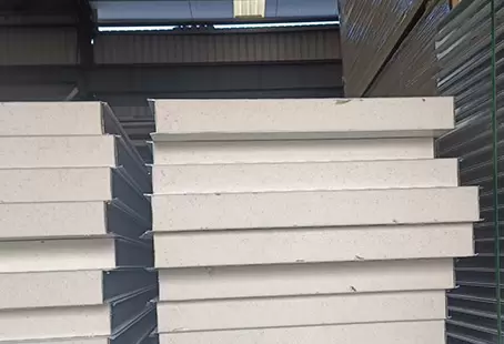 แผ่นแซนด์วิช: ฉนวนประสิทธิภาพสูงสำหรับสถานีวิจัยในแถบอาร์กติก